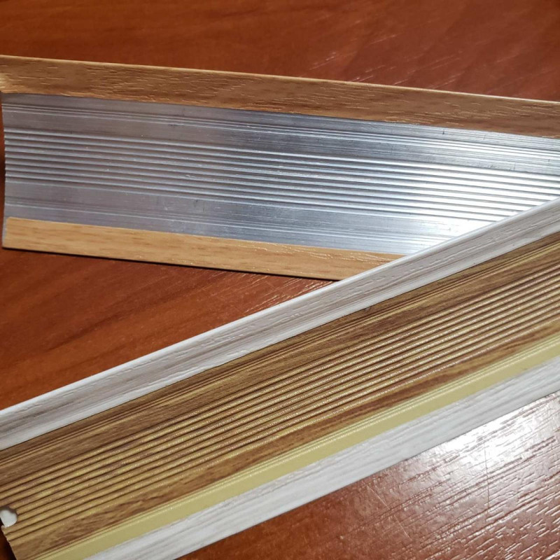 Алюмінієвий підлоговий поріг шириною 39 мм (АП-011)