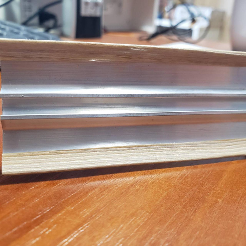 Алюмінієвий поріг з прихованим кріпленням шириною 39 мм (АП-013)