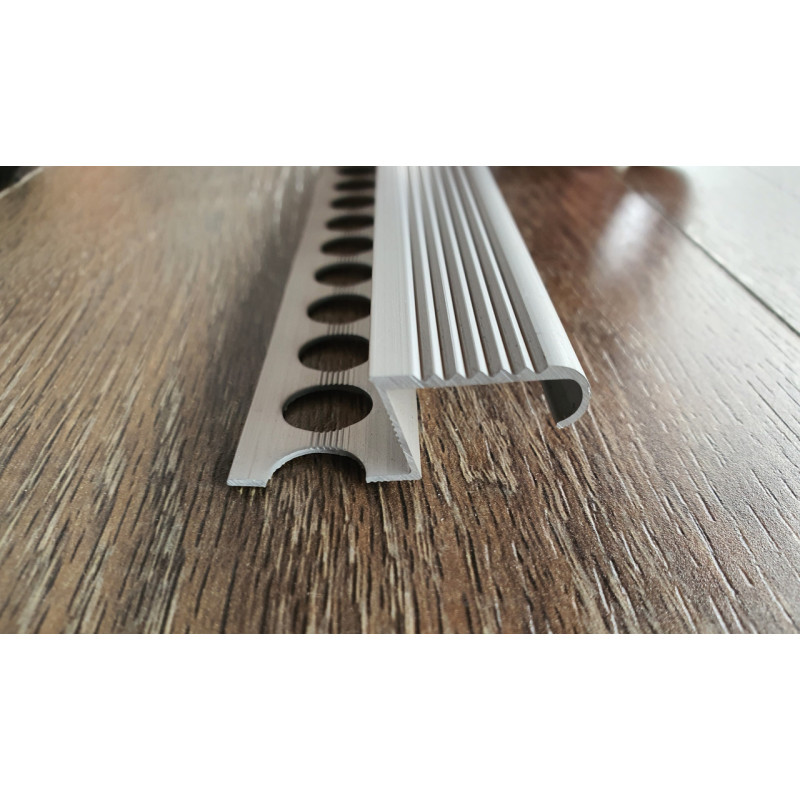 Кутовий алюмінієвий профіль на сходи під плитку 10 мм, довжина 2,7 м,
