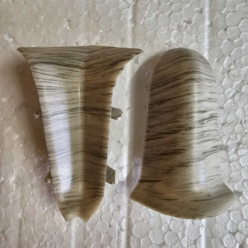 Внутрішній кут для плінтуса ПВХ Ясень Дріаде 97326