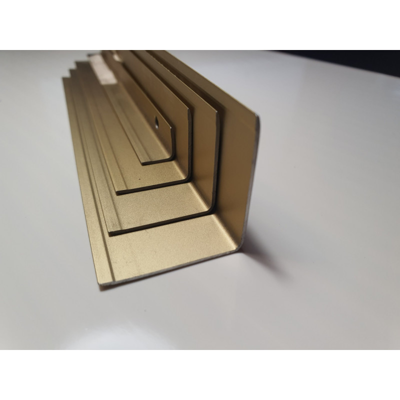 Декоративний алюмінієвий Куточок 10х10х1,0 золото