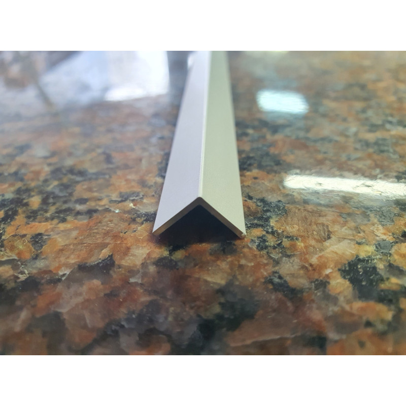 Декоративний алюмінієвий Куточок 10х10х1,0мм срібло 3,0м