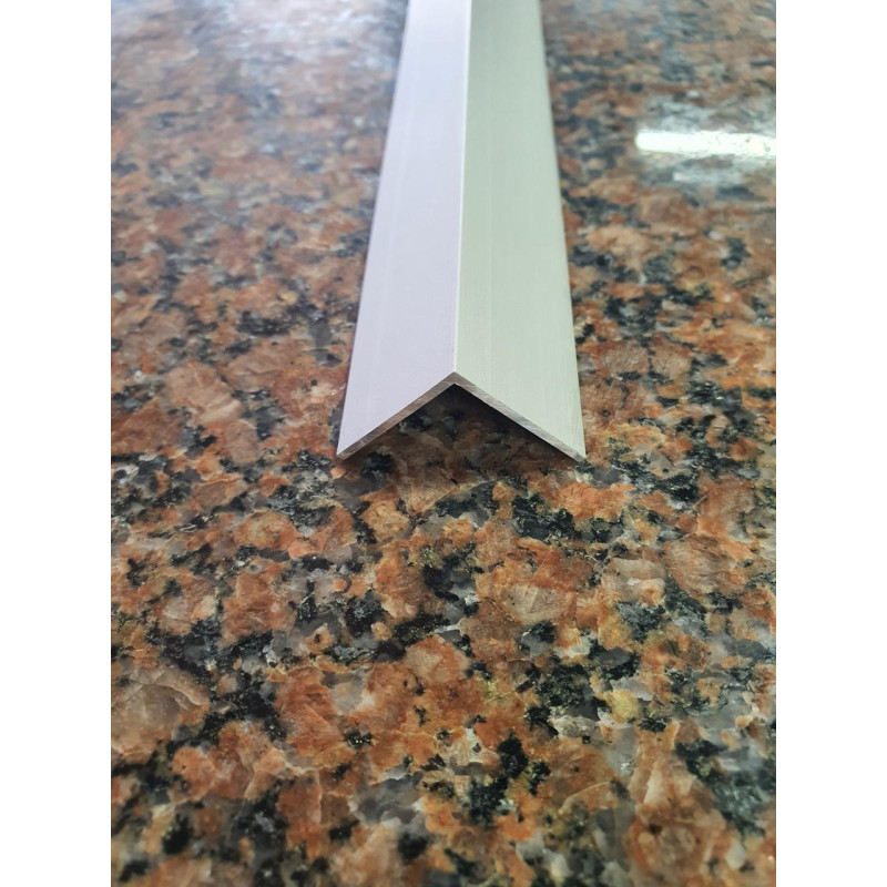 Декоративний алюмінієвий Куточок 20х20х1,0 срібло 3м