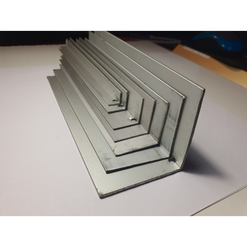 Декоративний алюмінієвий Куточок 50х50х2,0 срібло 3м