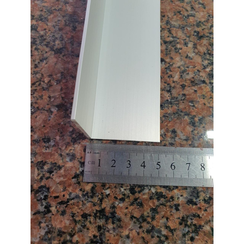 Декоративний алюмінієвий Куточок 50х50х2,0 срібло 3м