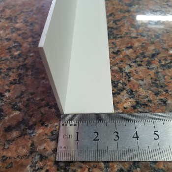 Декоративний алюмінієвий Куточок 50х30х2,0 срібло 3м