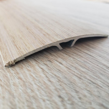 Напівкруглий підлоговий поріг із прихованим кріпленням завширшки 60 мм, Дуб Сірий (АП-014) 1800