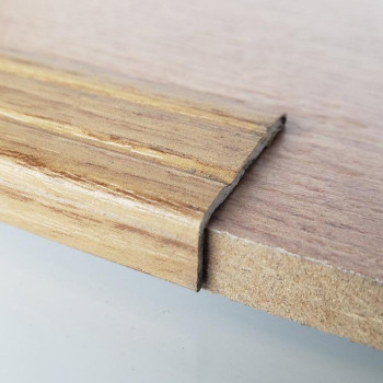 Кутовий алюмінієвий поріжок, Дуб (ламінація) УЛ-120 2700