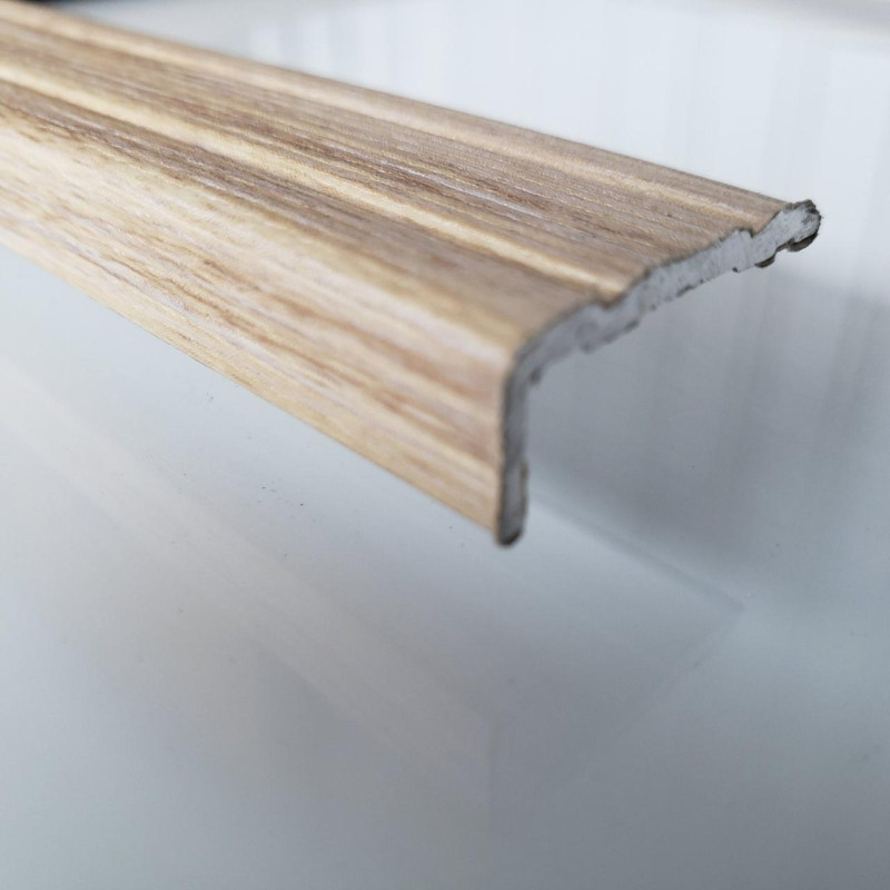 Кутовий алюмінієвий поріжок , Дуб сірий (ламінація) УЛ-120