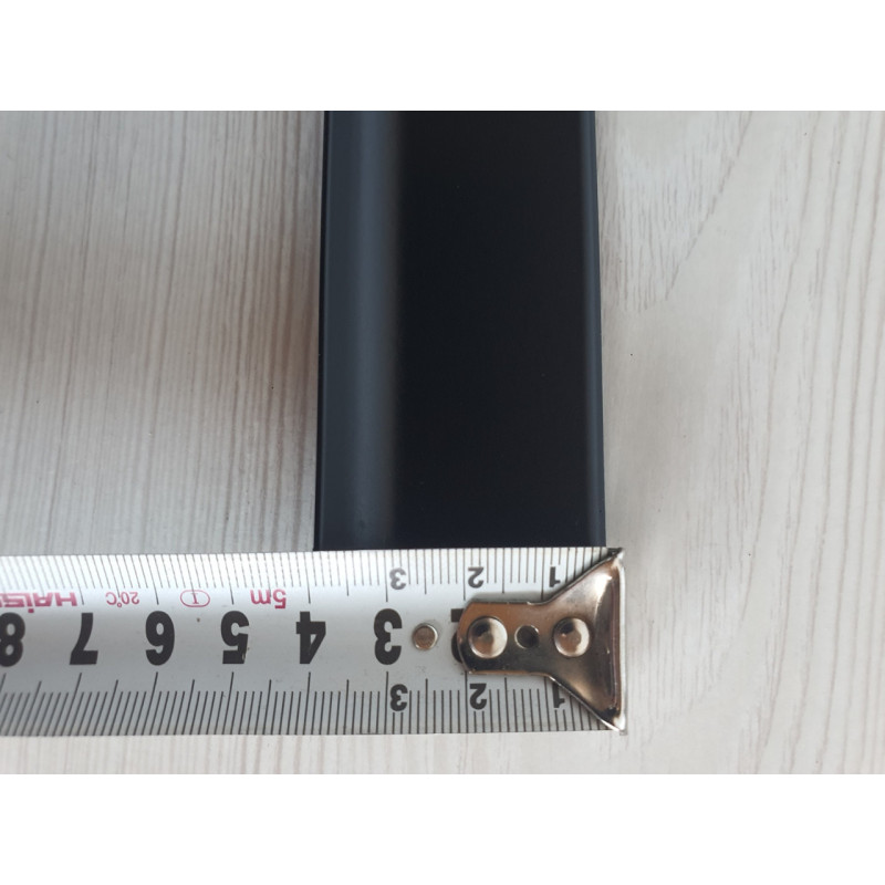 Плінтус алюмінієвий накладений 40 мм чорний (RAL-9005) матовий 2,5 м