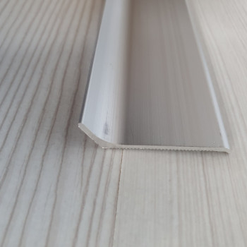 Плінтус алюмінієвий накладений 40мм білий (RAL-9016) матовий 2.5 м