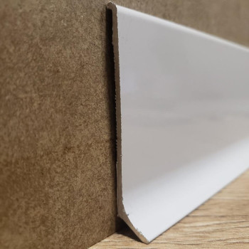 Плінтус алюмінієвий накладений 60 мм білий (RAL-9016) матовий 2.5 м