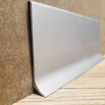 Плінтус алюмінієвий накладний  60 мм (срібло) 2,5 м