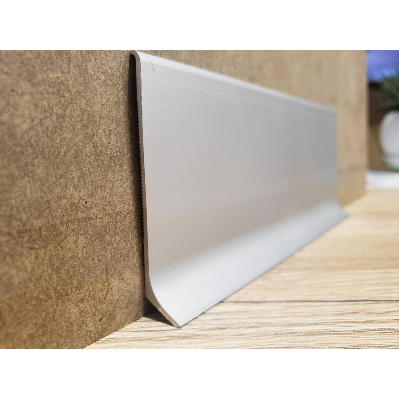 Плінтус алюмінієвий накладний  60 мм (срібло) 2,5 м