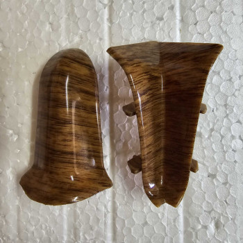 Кут внутрішній до Плінтусу ПВХ Дуб Пальоний 740