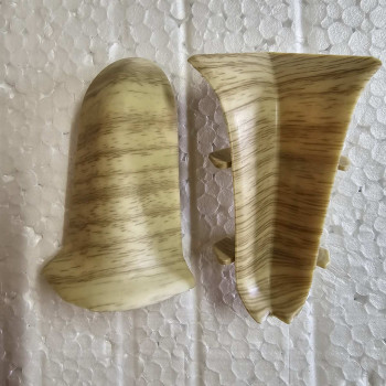 Внутрішній кут для плінтуса ПВХ  Дуб Альпійський 28107