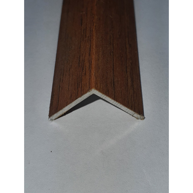 Кутовий алюмінієвий поріжок 20*20 мм довжина 2,70 Горіх лісовий Ул124