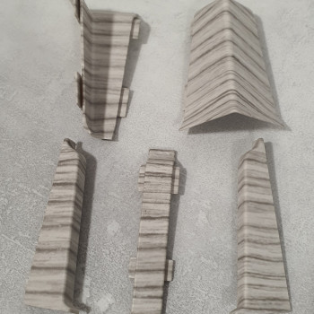 З'єднання до плінтуса ПВХ Grun Holz 70 мм, Дуб Чілаут 011