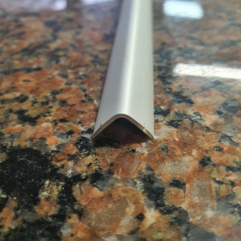 Декоративний алюмінієвий Куточок 15х15х1,0 / 2.71м,  срібло