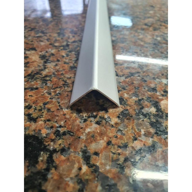 Декоративний алюмінієвий Куточок 20х20х1,0 срібло 2,71м