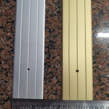 Підлоговий поріг алюмінієвий поріжок 60х2.5 мм срібло 2700