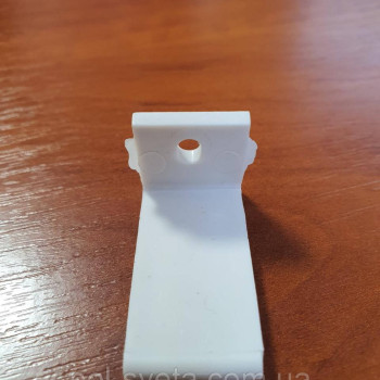 Кріплення підвіконня пластикове